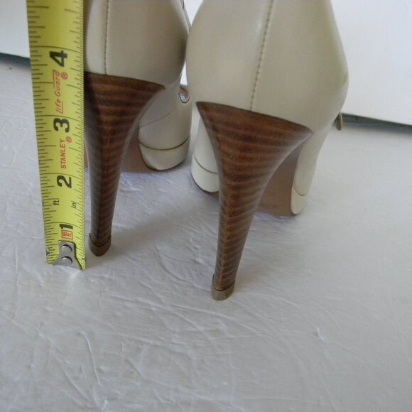 SERGIO ROSSI CREAM/IVORY LEATHER WOOD HEEL OPEN TOE MADE IN ITALY HEELS SZ 35.5 - Picture 5 of 8